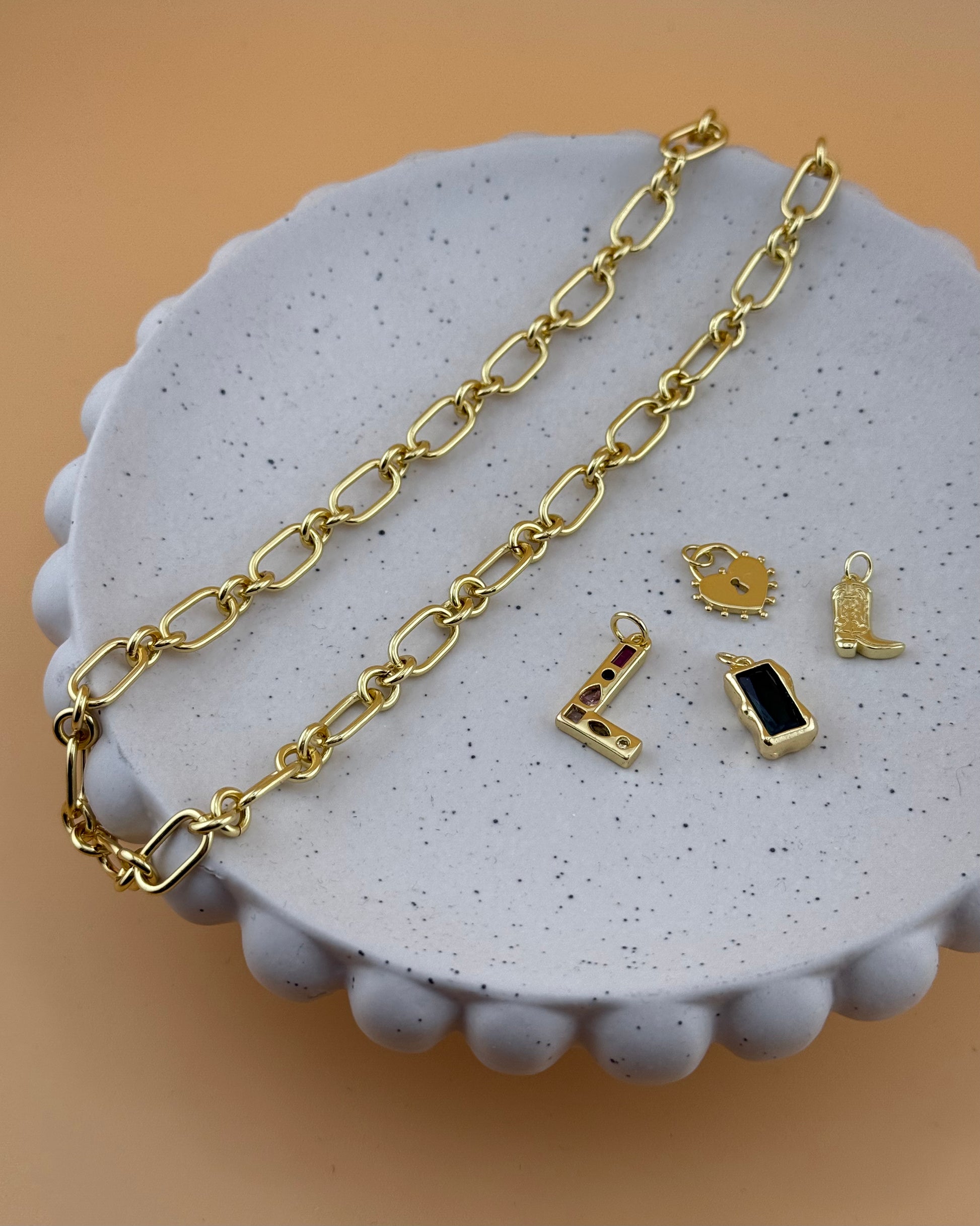 Cloe Nacklace with Multiple Lockets